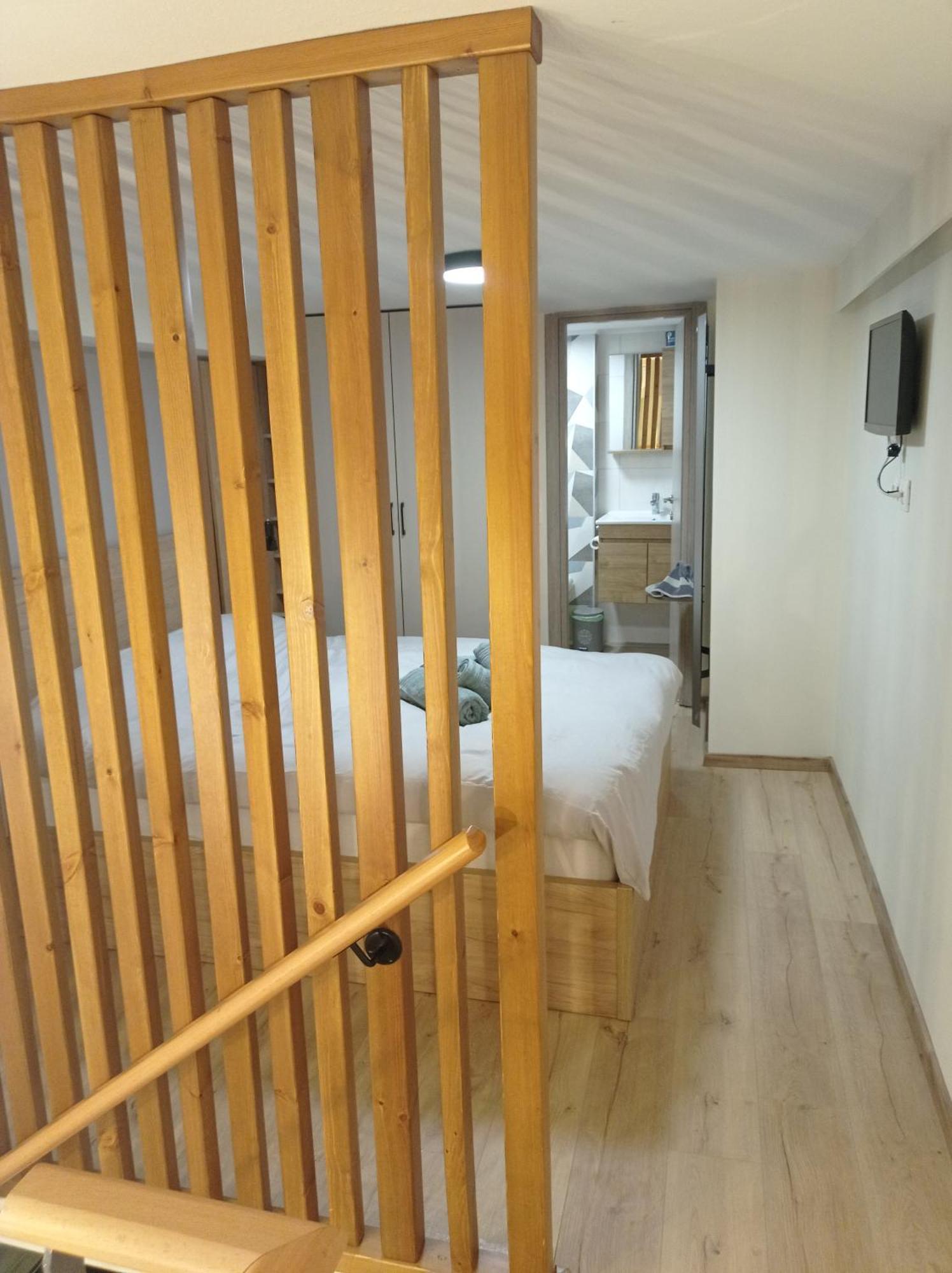Minimal Two-Floor Apartment سالونيك المظهر الخارجي الصورة
